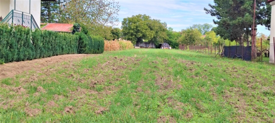 Predaj, pozemok pre rodinný dom   1700 m2 Hul